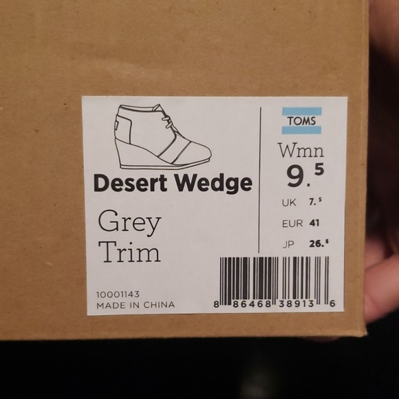 Tom's Desert Wedge Booties - Picture 5 of 6